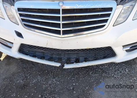 2013 Mercedes-Benz E 350 z USA, uszkodzony, nr VIN WDDHF5KB2DA746193